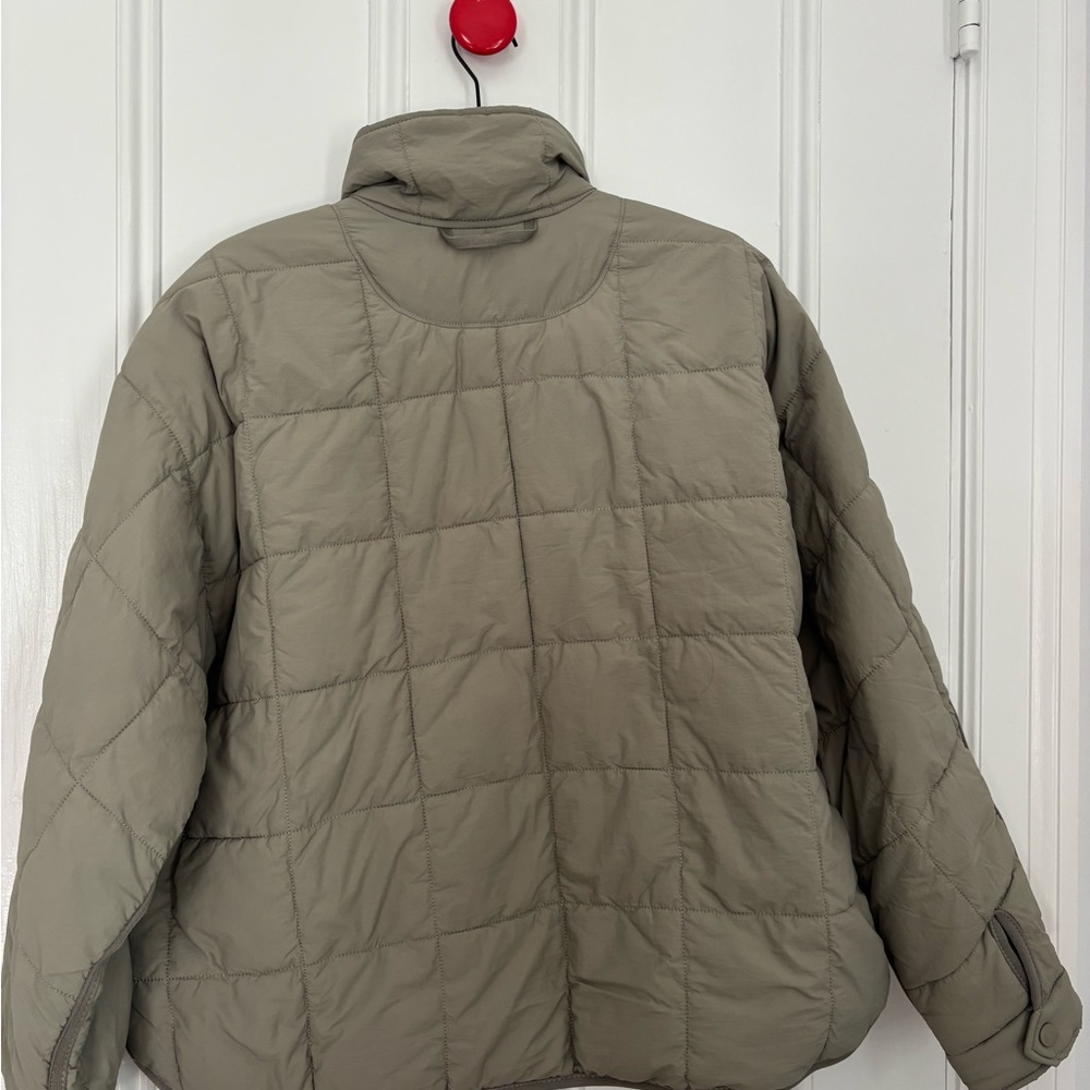 NWOT, Never worn, Pippa Packable Jacket, Free People, Size S, color sage stone - Picture 3 of 6
